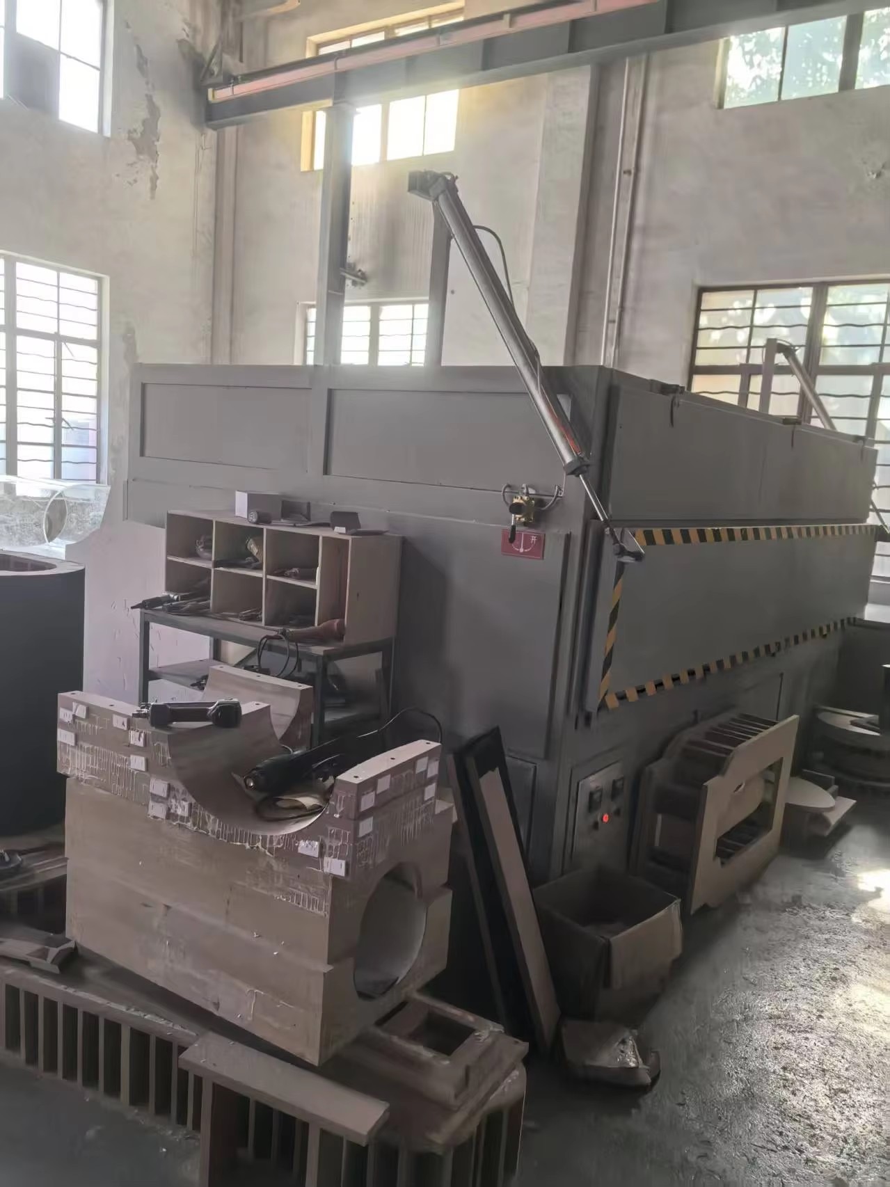 Custom laminated wooden moulds and tooling at the Key-Joint workshop